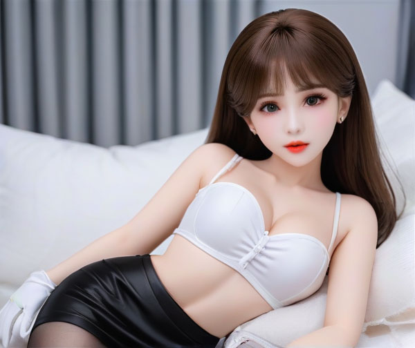 女生山根有痣好不好：女生山根有痣的秘密揭晓，这背后暗藏怎样的命运与个性解析