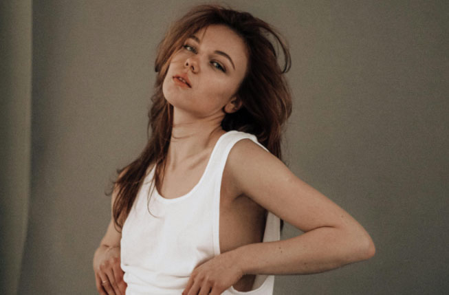 女生右手智慧线很长：揭秘智慧线，女生右手的长智慧线暗藏哪些人生秘密