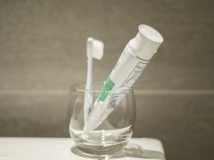 房事前15分钟涂抹牙膏的作用 房事前怎么涂抹牙膏