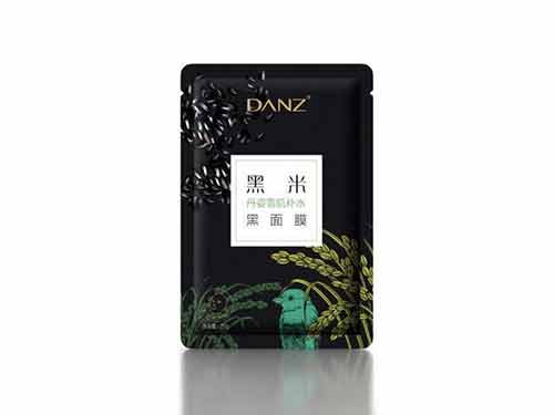 小黑片清洁面膜怎么样
