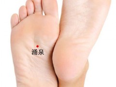 艾灸涌泉的好处和副作用 这些人不能艾灸涌泉穴