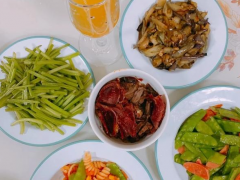 一天吃两顿饭好还是三顿饭好