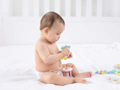 小孩流鼻涕可以用艾叶水泡脚吗 小孩可以用艾叶水洗头吗