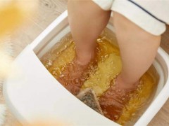 盐水泡脚泡多久才有效 盐水泡脚可以天天泡吗
