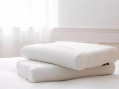 乳胶枕头洗了怎么弄干 乳胶枕能用洗衣机甩干吗