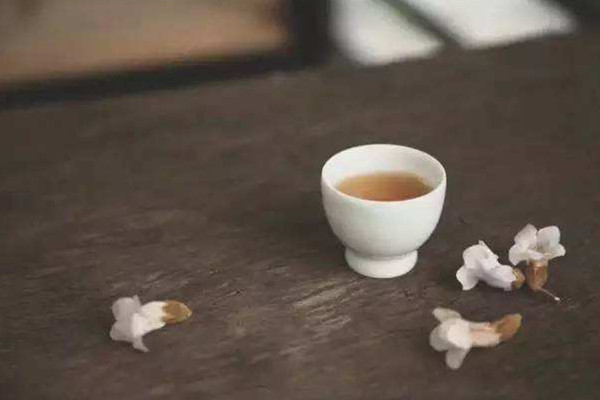 夏天应该喝什么茶 夏天喝什么茶好