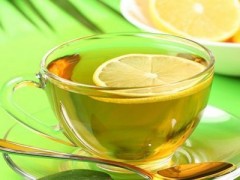 柠檬蜂蜜水什么时候喝适合 柠檬蜂蜜水可以睡前喝吗