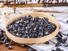 黑枸杞泡酒可以放冰糖吗 黑枸杞和什么一起泡酒好