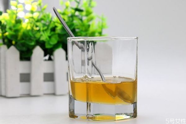 蜂蜜水什么时候喝效果最佳 蜂蜜水的正确冲泡方法