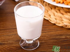 做酸奶用鲜奶好还是纯牛奶好？纯牛奶和鲜牛奶的区别