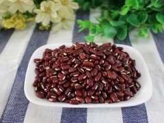 赤小豆是什么颜色 不鲜艳的暗红色
