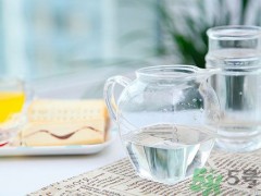 炒菜用白醋还是米醋好？白醋可以用来炒菜吗？