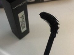 美宝莲弯弯睫毛膏多少钱？美宝莲重新定义睫毛膏
