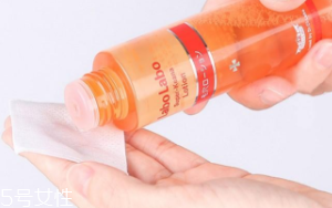 痘痘反复长是什么原因？基础护肤不够用心