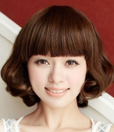 2018年流行长发还是短发 脸大的女生适合这些发型 2018年流行长发还是短发 脸大的女生适合这些发型