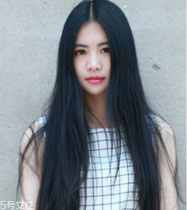 2018年流行长发还是短发 脸大的女生适合这些发型 2018年流行长发还是短发 脸大的女生适合这些发型