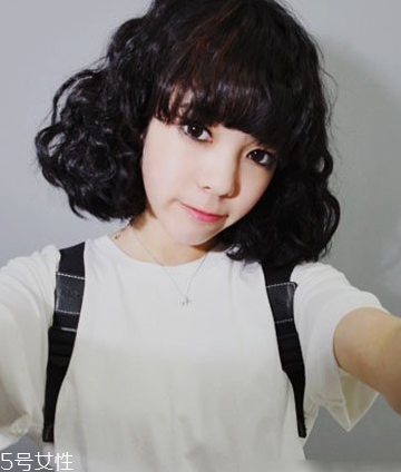 2018年流行长发还是短发 脸大的女生适合这些发型 2018年流行长发还是短发 脸大的女生适合这些发型