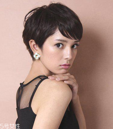 2018日系最热短发top8 女生日系短发发型推荐