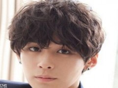 男生可以烫什么发型 男生流行烫发