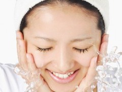 生理盐水敷脸几天敷一次比较好 生理盐水敷脸敷几分钟