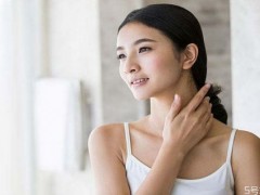 脸上起皮屑怎么办 脸上有白屑是怎么回事