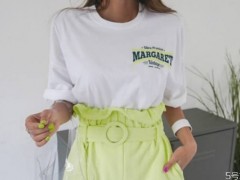 纯棉白t恤发黄怎么洗 白衣服去黄最快的方法