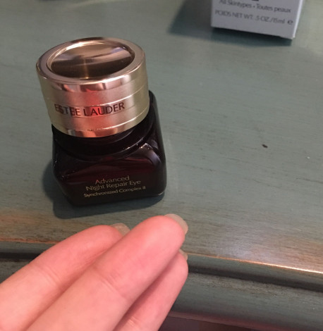 雅诗兰黛小棕瓶眼霜怎么样?雅诗兰黛小棕瓶眼霜好用吗? 雅诗兰黛小棕瓶眼霜怎么样?雅诗兰黛小棕瓶眼霜好用吗?