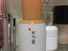 雪花秀眼霜和雅诗兰黛眼霜哪个好？