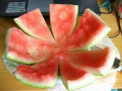 西瓜皮擦脸是可以很好的护肤