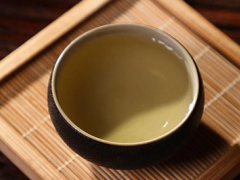 罗布麻茶的功效与禁忌：哪些人不能喝罗布麻茶