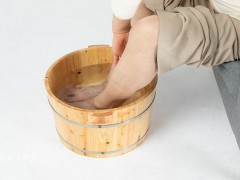 泡脚能祛除体内湿气吗 泡脚的好处有哪些