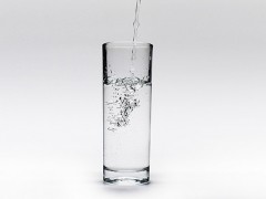 8杯水正确喝水时间表 如何正确喝水