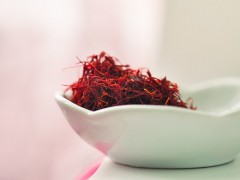 西红花泡水喝的功效 西红花泡水喝有什么好处