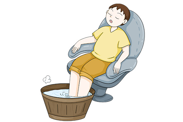 盐水泡脚1.jpg 盐水泡脚1.jpg