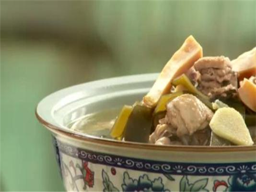 墨鱼炖鸡的禁忌
