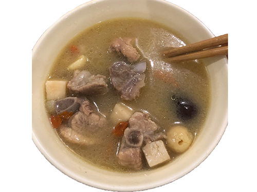 排骨汤怎么炖最好喝 排骨汤里放什么食材好