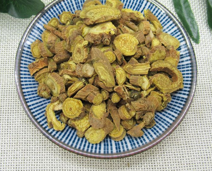黄芩