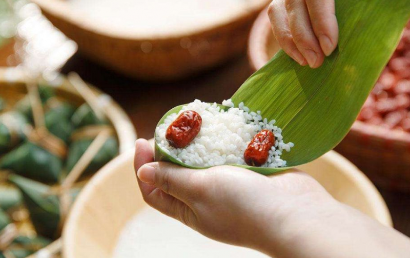 包粽子