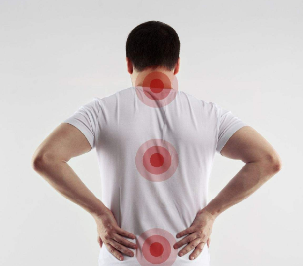 后背疼是怎么回事后背的疼痛一般是指腰背痛,上背痛或者下背痛,是一种