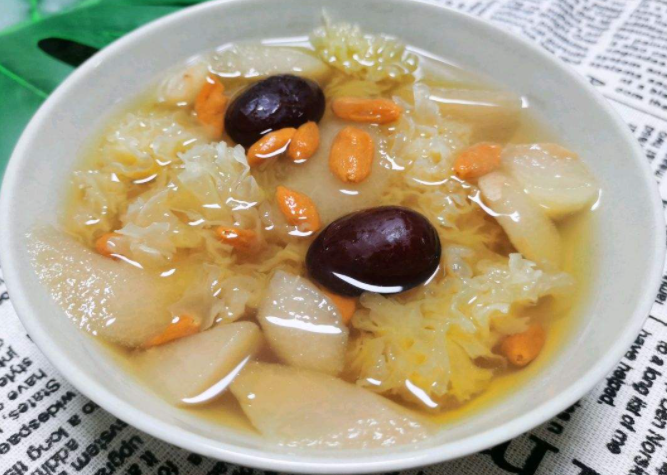银耳雪梨汤