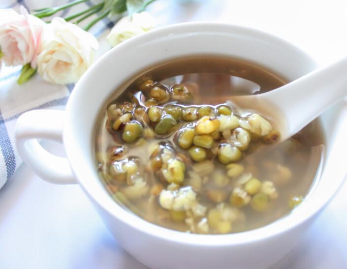 绿豆汤减肥的人可以喝吗 绿豆汤能代替主食吗