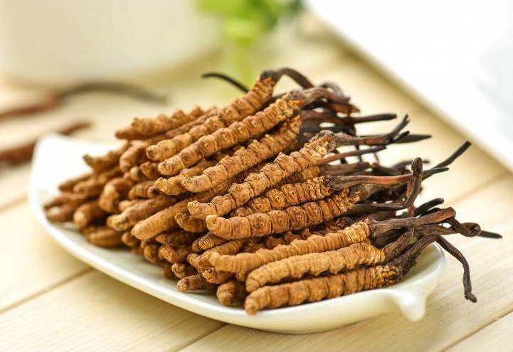 1克虫草有几根