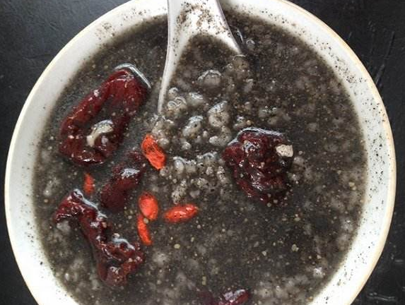 脱发吃什么好 12款食疗方防脱发