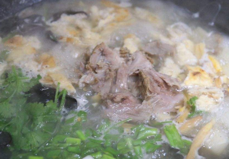 三款超效丰胸食疗法 成就女人“事业线”