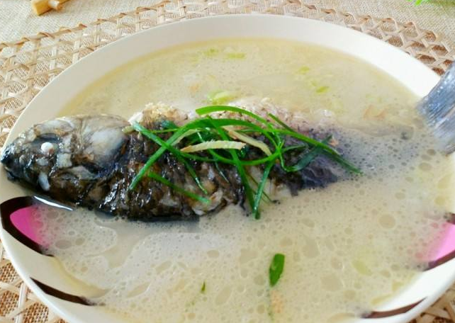 饮食防御动脉硬化 荐两款鲫鱼鲜美食疗方