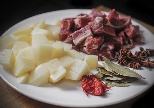 土豆炖牛腩 土豆炖牛腩