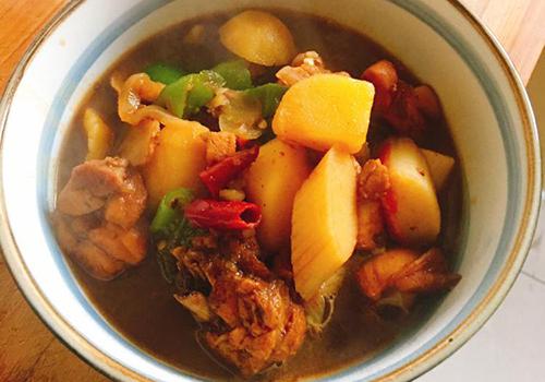 鸡腿炖土豆 鸡腿炖土豆