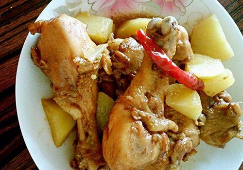 鸡腿炖土豆 鸡腿炖土豆