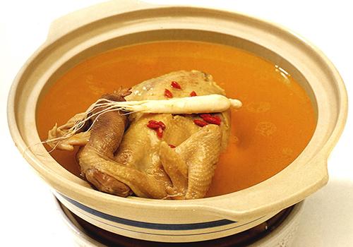 人参炖鸡汤