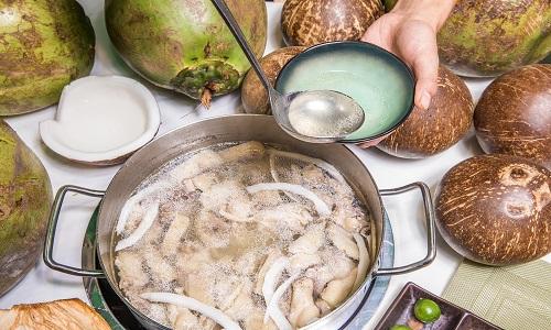 椰子煲鸡汤